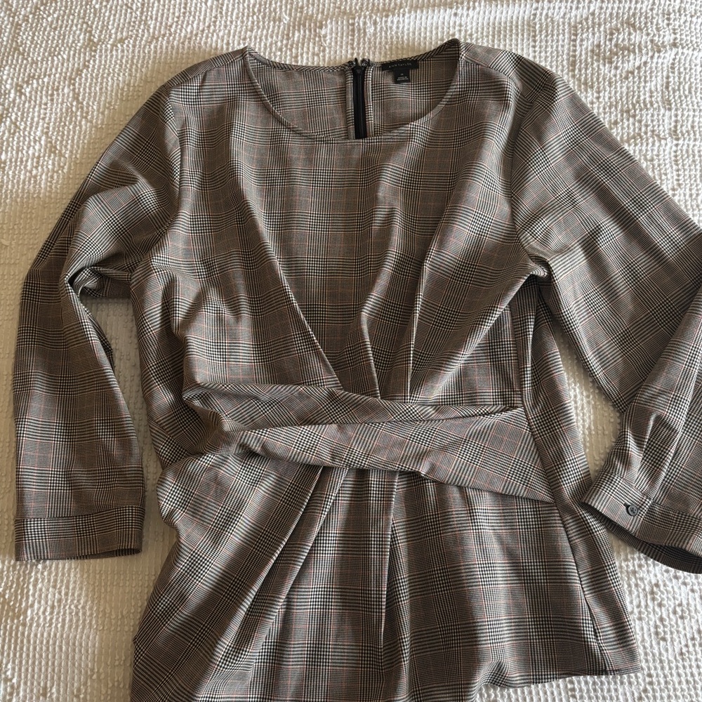 Ann Taylor Size 14 Plaid Side Twist Long-sleeve Blouse